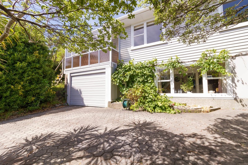 6 Honeysuckle Grove, Maungaraki, Lower Hutt - Carousel 2