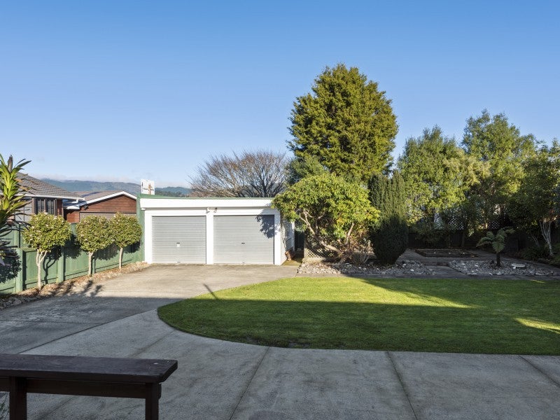 100 Fraser Crescent, Elderslea, Upper Hutt - Carousel 16