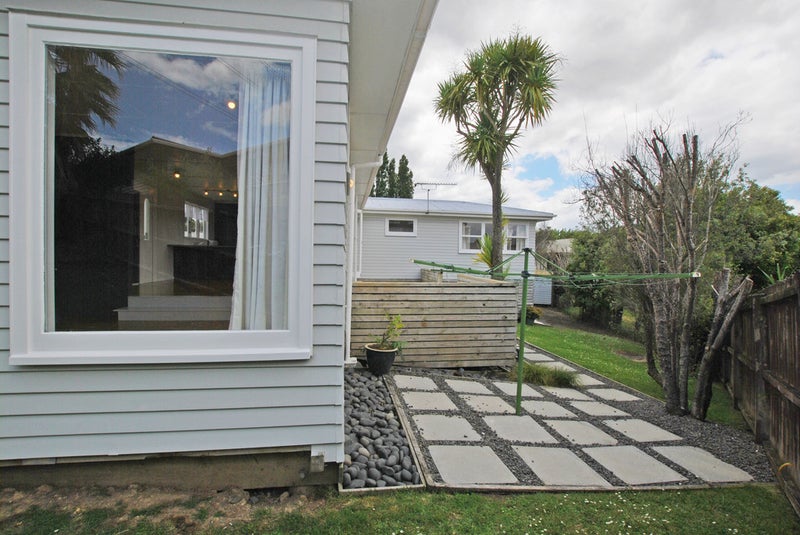 5 Caronia Crescent, Lynfield, Auckland - Carousel 12