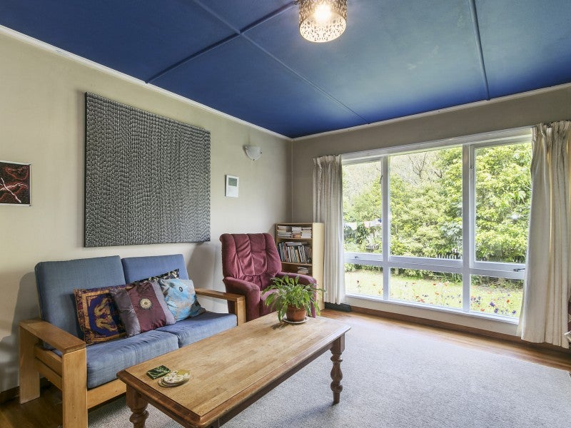 37 Sunny Grove, Wainuiomata, Lower Hutt - Carousel 2