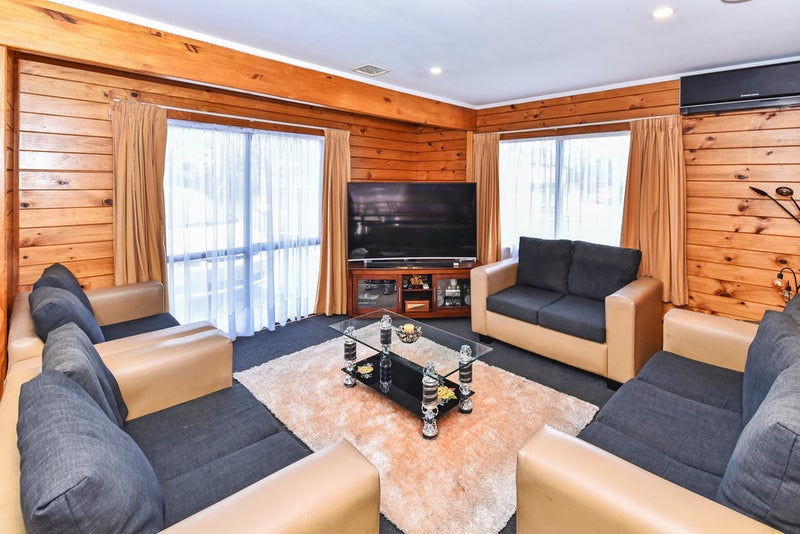 1/2 Lyell Court, Clover Park, Auckland - Carousel 2