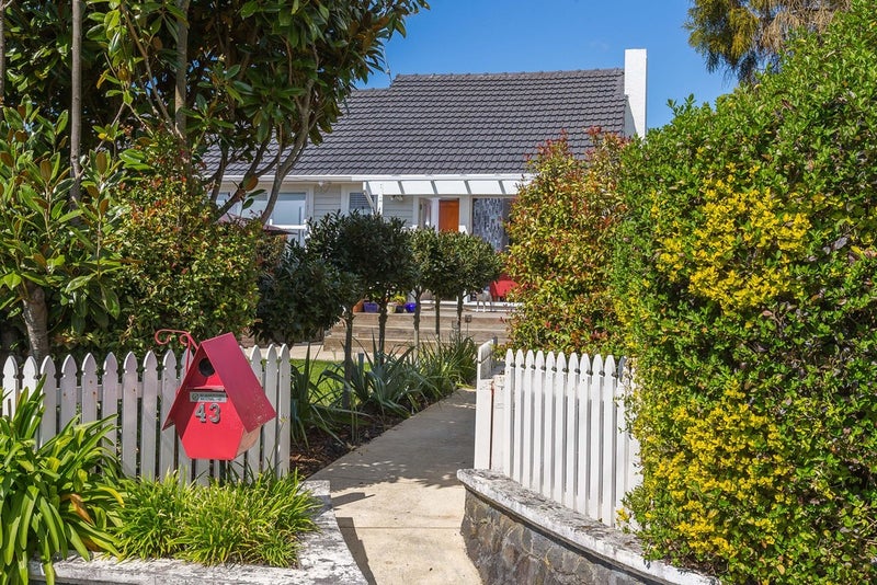 43 Kesteven Avenue, Glendowie, Auckland - Carousel 1