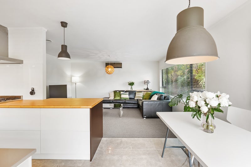 2/20 Bannerman RD, Western Springs, Auckland - Carousel 2