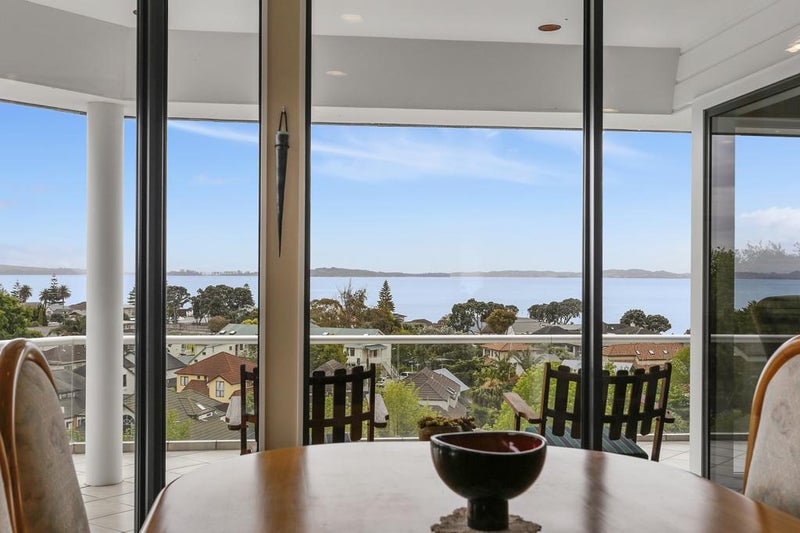 4A Embling Place, Eastern Beach, Auckland - Carousel 1
