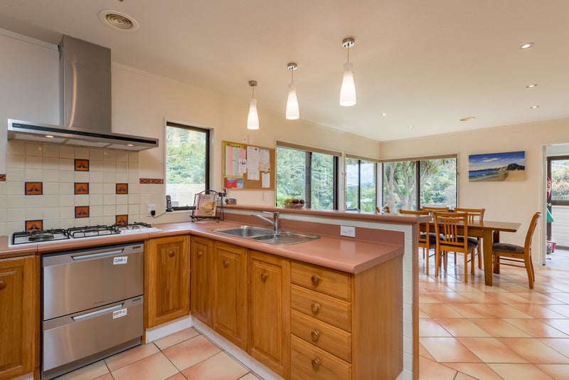 5A Opurere Grove, Tirohanga, Lower Hutt - Carousel 2