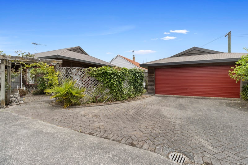 16 Pearsons Avenue, Claudelands, Hamilton - Carousel 1
