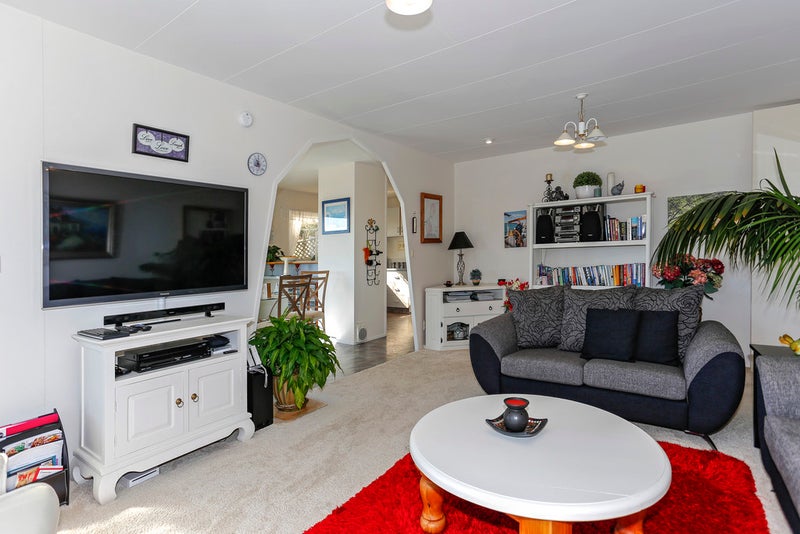 9 Te Arawa Place, Welcome Bay, Tauranga - Carousel 2