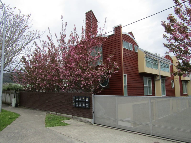 6C/10 Park Avenue, Epuni, Lower Hutt - Carousel 1