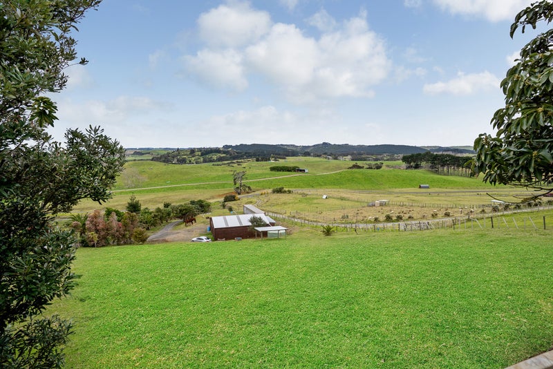 2219 South Head Road, Helensville - Carousel 20
