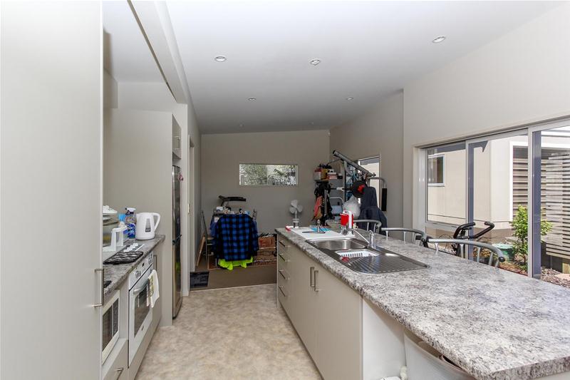 20/4 Paritutu Road, Spotswood, New Plymouth - Carousel 2