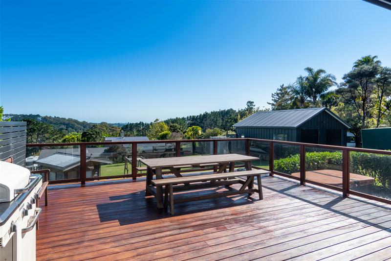 31 Mcentee Road, Waitakere, Auckland - Carousel 1