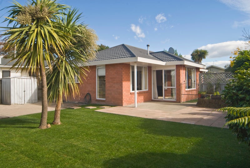 1/8 Frankleigh Street, Somerfield, Christchurch - Carousel 1