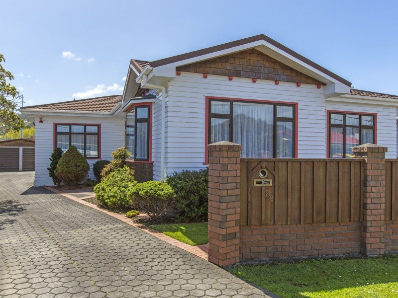 28 Ropata Crescent, Boulcott, Lower Hutt - Carousel 1