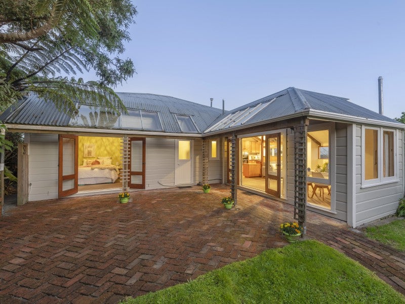 24 Fortunatus Street, Brooklyn, Wellington - Carousel 1