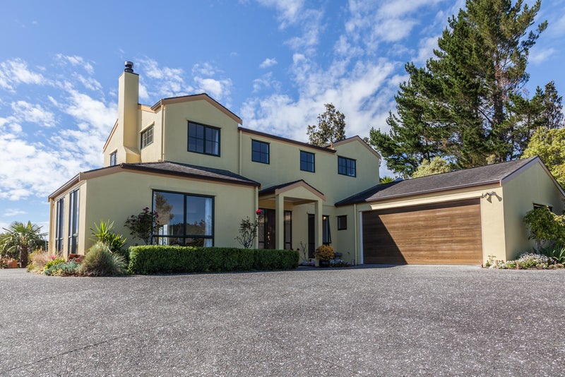 12 Governors Heights, Whangamatā - Carousel 1