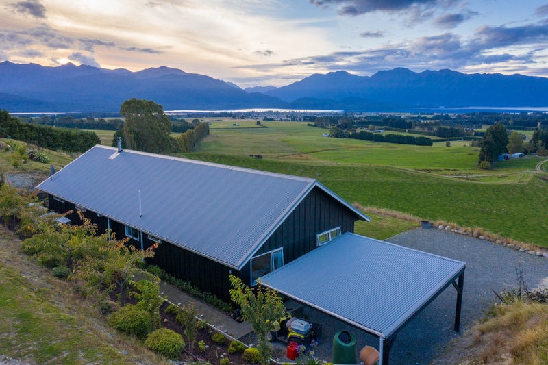 113 Ramparts Road, Te Anau, Te Anau - Carousel 1