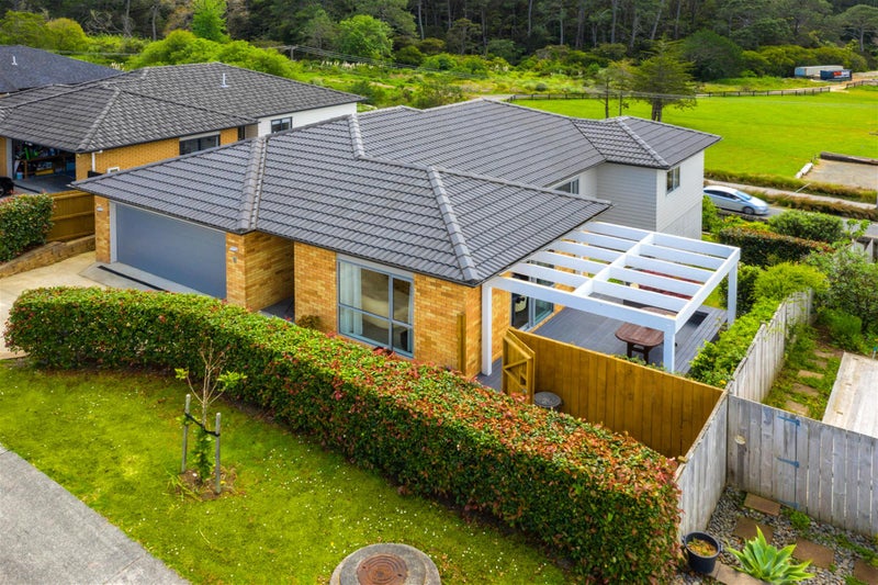 55 Bradnor Meadows Drive, Swanson, Auckland - Carousel 1