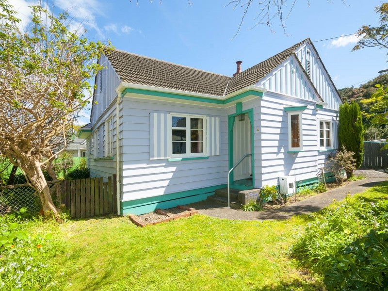 34 Riddlers Crescent, Petone, Lower Hutt - Carousel 2