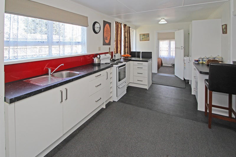 7 Lannie Place, Greenmeadows, Napier - Carousel 2