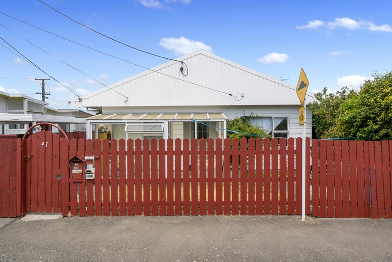 41 East Street, Petone, Lower Hutt - Carousel 1