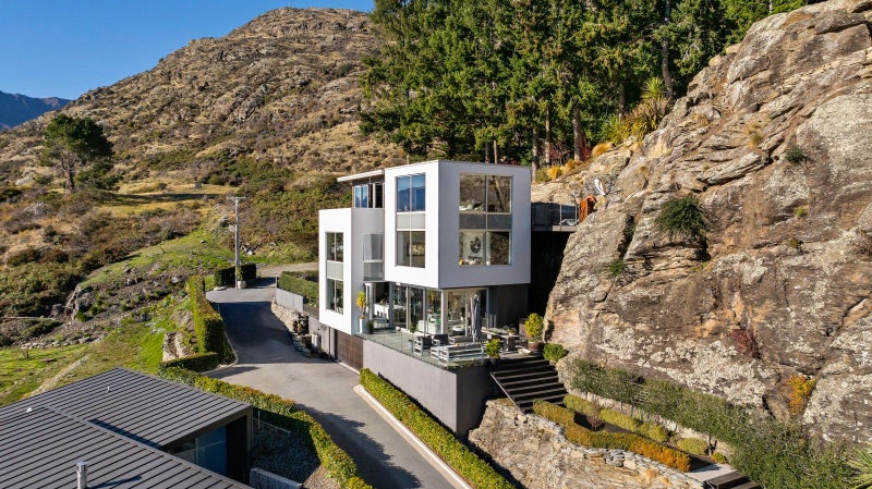 292 Peninsula Road, Kawarau Falls, Queenstown - Carousel 2