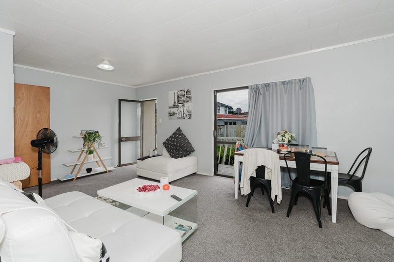 11A Inverness Avenue, Hamilton East, Hamilton - Carousel 1