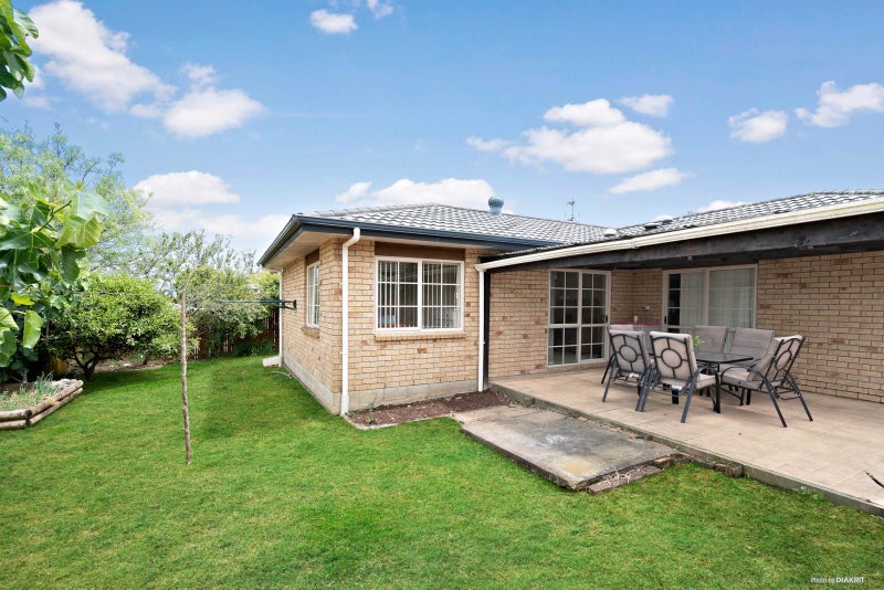 28 Etherton Drive, Weymouth, Auckland - Carousel 2