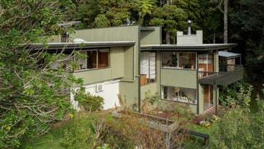 900 West Coast Road, Waiatarua, Auckland - Carousel 1