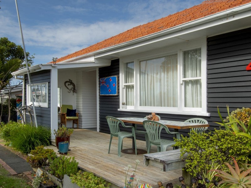 4 Citrus Avenue, Waihi Beach, Waihi Beach - Carousel 1
