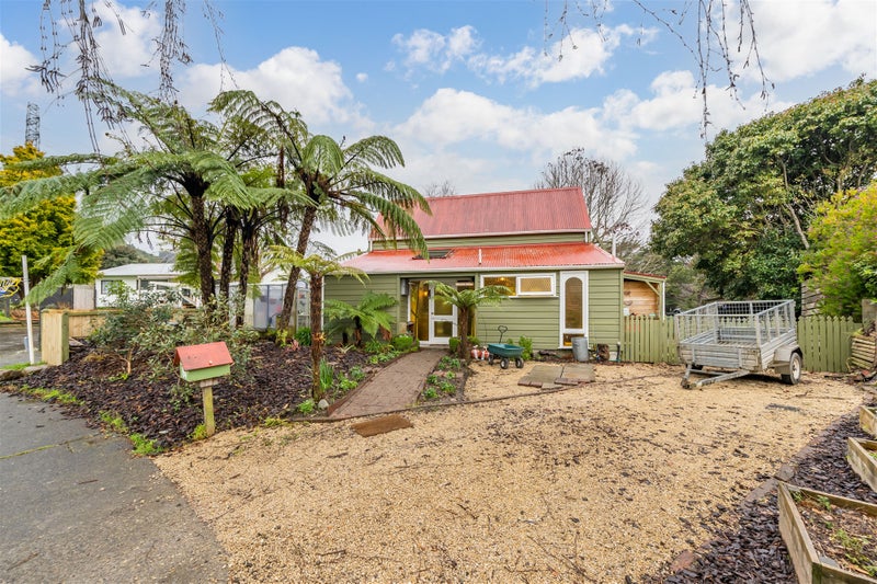 64 Larchmont Grove, Totara Park, Upper Hutt - Carousel 2
