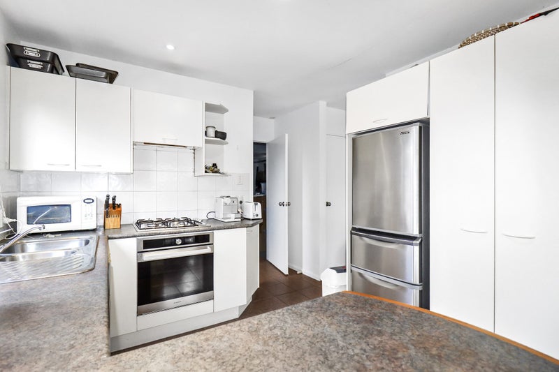 3/0 Ngatiawa Street, Onehunga, Auckland - Carousel 2