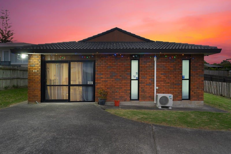 60A Tiroroa Avenue, Te Atatu South, Auckland - Carousel 2