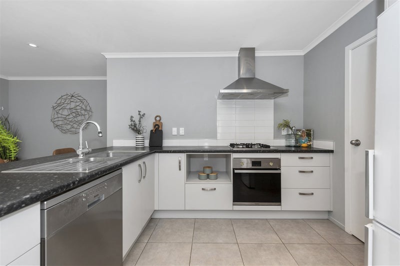 2 Hatfield Way, Huntington, Hamilton - Carousel 2