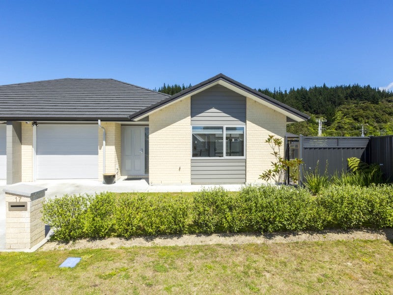 17 Chalfont Road, Silverstream, Upper Hutt - Carousel 1