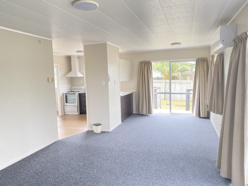 38 Silverstone Place, Henderson, Auckland - Carousel 1