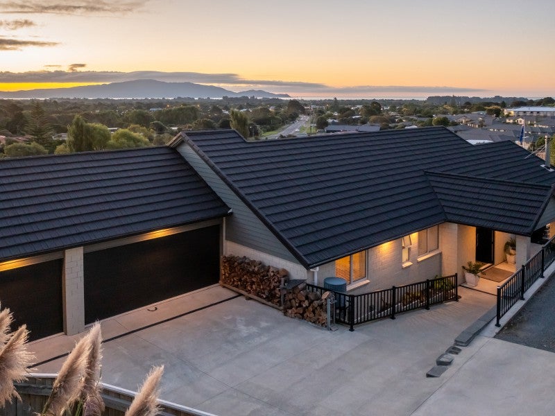 72 Kakariki Grove, Waikanae - Carousel 2