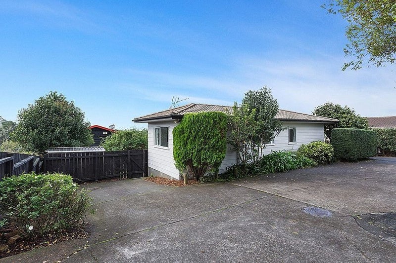 2/105 Don Buck Road, Massey, Auckland - Carousel 1