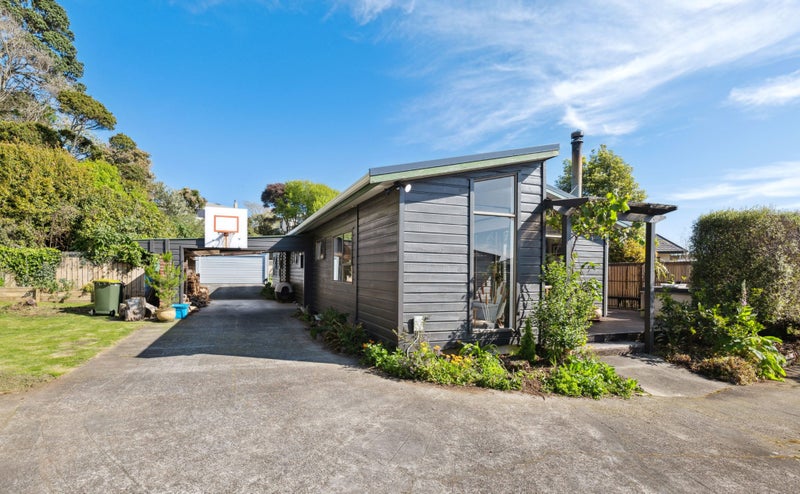 15B Marchant Place, Westown, New Plymouth - Carousel 2