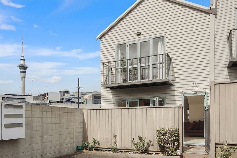 4H Wilkins Street, Freemans Bay, Auckland - Carousel 1
