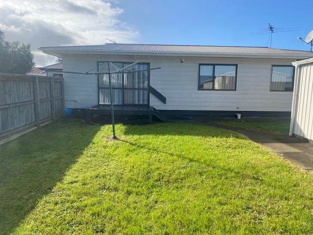 146 Shifnal Drive, Randwick Park, Auckland - Carousel 2