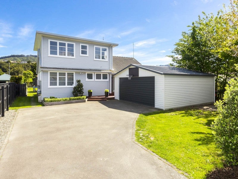 78 Longfellow Street, Trentham, Upper Hutt - Carousel 1