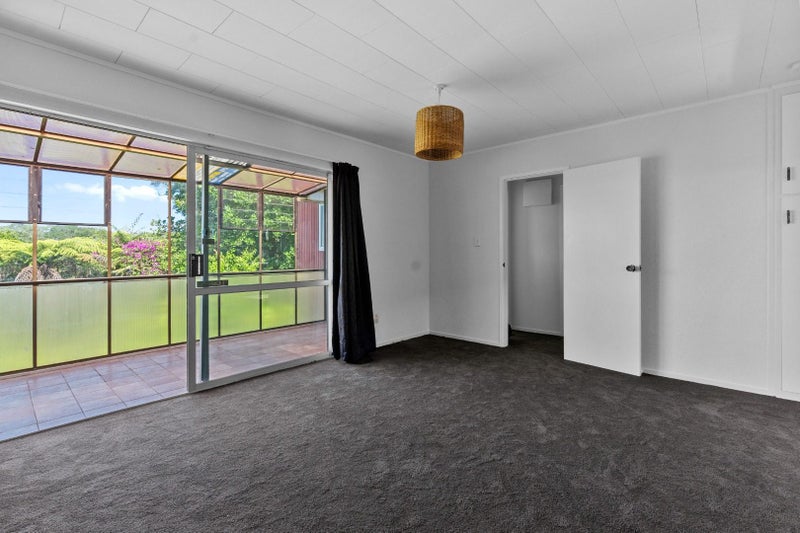 3/32 Akehurst Avenue, New Lynn, Auckland - Carousel 2