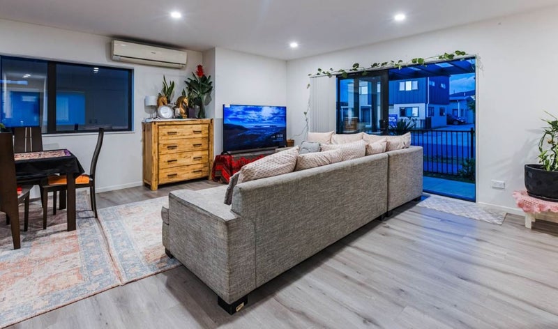 45 Black Beech Crescent, Takanini, Auckland - Carousel 2