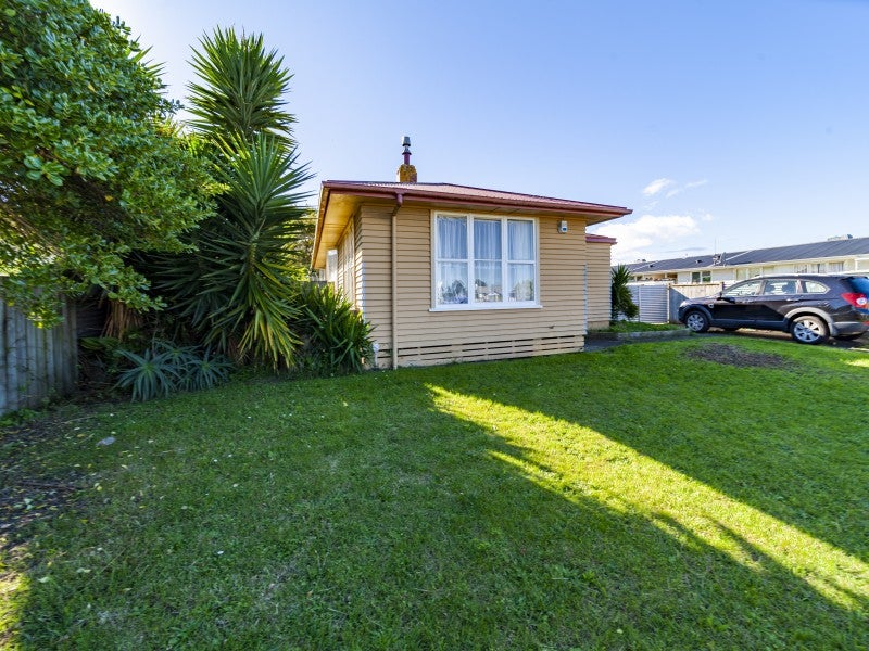 16 Venables Avenue, Onekawa, Napier - Carousel 18