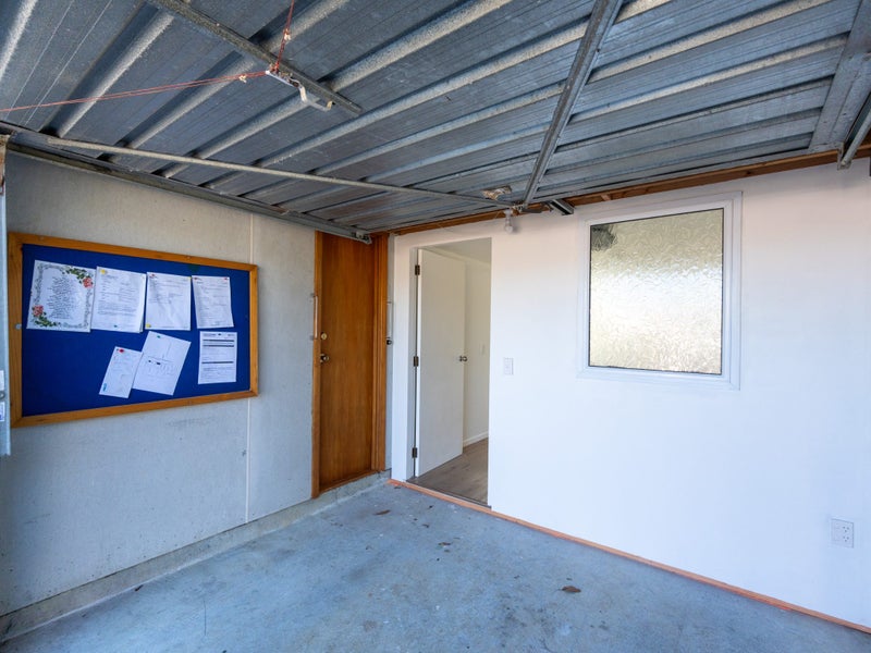 55 Beazley Avenue, Paparangi, Wellington - Carousel 24