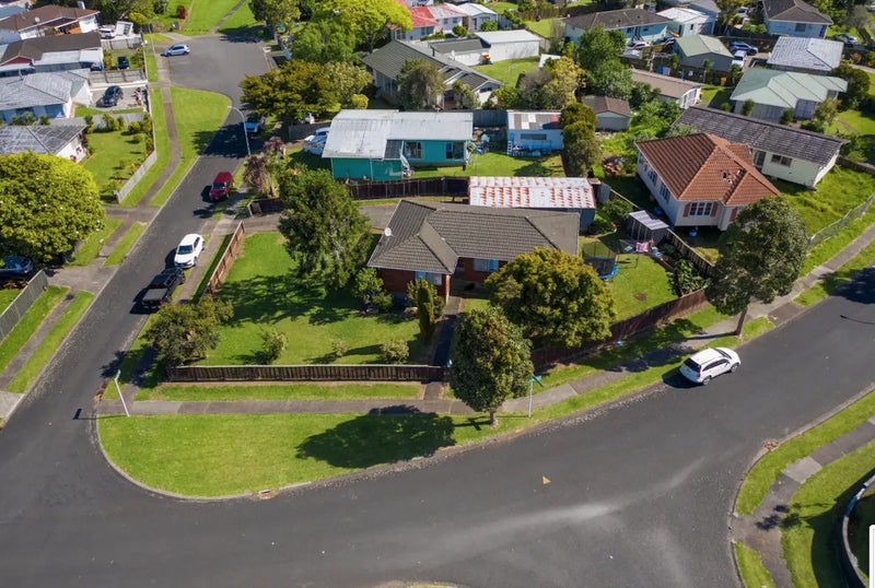4 Staverton Crescent, Mangere, Auckland - Carousel 1