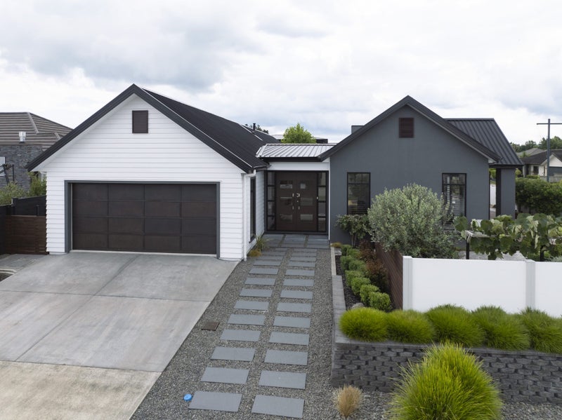 71 Roy Hilton Drive, Flagstaff, Hamilton - Carousel 1