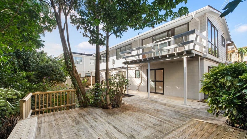 43 Sartors Avenue, Northcross, Auckland - Carousel 1