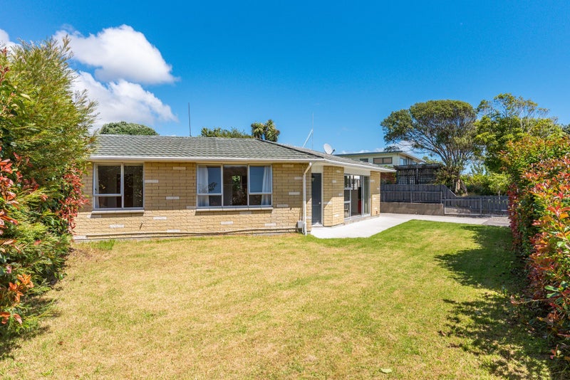86 Gray Avenue, Paraparaumu Beach, Paraparaumu - Carousel 2