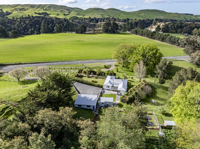 1279 Kereru Road, Hastings - Carousel 1